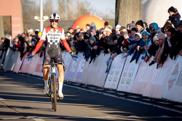 Lucinda Brand BALOISE GLOWI LIONS wins the cucle cross during the UCI Cyclo cross World Cup 2025 Woman in DENDERMONDE, Belgium on 28 december 2025, photo by Marcel van Dorst EYE4images DeFodi Images