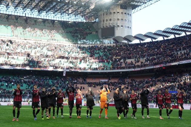 AC Milan s players greets the fans during the Serie A soccer match between Milan and Hellas Verona at the San Siro Stadium in Milan , north Italy - Sunday , December 28 , 2025. - Soccer .  Copyright: xSpada LaPressex