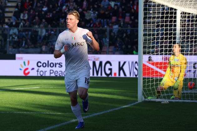 Napoli™s Rasmus Hojlund jubilates after scoring the goal 0-1 during the Serie A soccer match between Cremonese and Napoli at the Giovanni Zini Stadium in Cremona Italy - Sunday, 28 december 2025. - Soccer .  Copyright: xAlbertoxMariani LaPressex