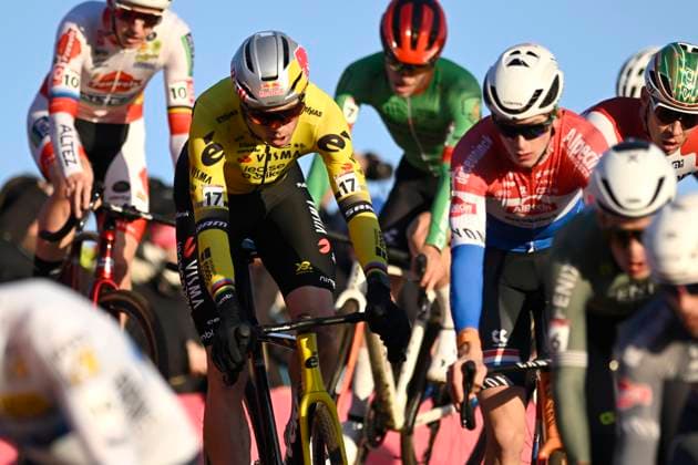 UCI Cyclocross World Cup 2025-2026 Dendermonde DENDERMONDE, BELGIUM - DECEMBER 28 : Van Aert Wout (BEL) of Team Visma Lease A Bike and Del Grosso Tibor (NED) of Alpecin-deceuninck during the 8th leg of the Dendermonde UCI Cyclocross World Cup 2025-2026 a cyclocross race for Men Elite on December 28, 2025 in Dendermonde, Belgium, 28 12 2025 ( Dendermonde Belgium  Copyright: xNicoxVereeckenx