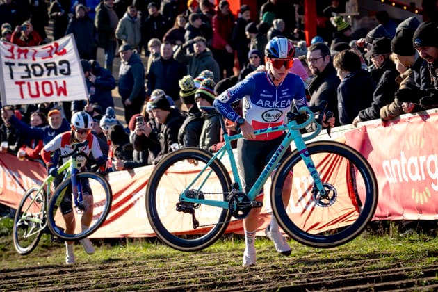 Amandine Fouquenet ARKEA B B HOTELS WOMAN during the UCI Cyclo cross World Cup 2025 Woman in DENDERMONDE, Belgium on 28 december 2025, photo by Marcel van Dorst EYE4images DeFodi Images