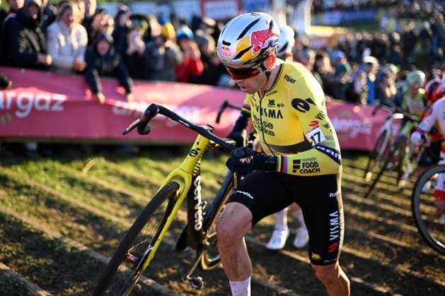 UCI Cyclocross World Cup 2025-2026 Dendermonde DENDERMONDE, BELGIUM - DECEMBER 28 : Van Aert Wout (BEL) of Team Visma Lease A Bike during the 8th leg of the Dendermonde UCI Cyclocross World Cup 2025-2026 a cyclocross race for Men Elite on December 28, 2025 in Dendermonde, Belgium, 28 12 2025 ( Dendermonde Belgium  Copyright: xNicoxVereeckenx