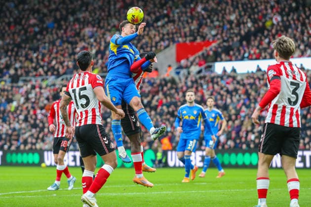 Sunderland v Leeds United, Premier League Ethan Ampadu Of Leeds United heads the ball during the Sunderland v Leeds United Premier League match at the Stadium of Light, Sunderland, England on 28 December 2025 Credit: Lee Keuneke Every Second Media Editorial use only. All images are copyright Every Second Media Limited. No images may be reproduced without prior permission. All rights reserved. Premier League and Football League images are subject to licensing agreements with Football DataCo Limited. see https: www.football-dataco.com Copyright: xIMAGO EveryxSecondxMediax ESM-1727-0045 LeexKeunekex xEveryxSecondxMediax