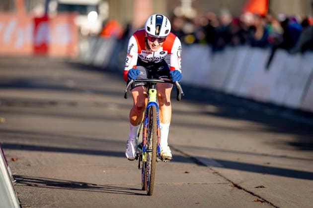 Lucinda Brand BALOISE GLOWI LIONS during the UCI Cyclo cross World Cup 2025 Woman in DENDERMONDE, Belgium on 28 december 2025, photo by Marcel van Dorst EYE4images DeFodi Images