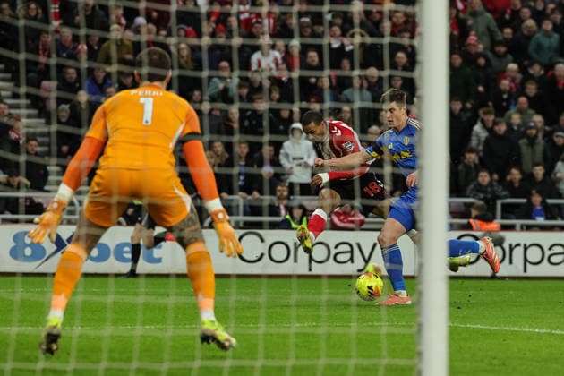 Premier League Sunderland v Leeds United Wilson Isidor of Sunderland shoots on goal during the Premier League match Sunderland vs Leeds United at Stadium Of Light, Sunderland, United Kingdom, 28th December 2025 (Photo by Alfie Cosgrove News Images) Sunderland Stadium Of Light Tyne and Wear United Kingdom Copyright: xAlfiexCosgrove NewsxImagesx