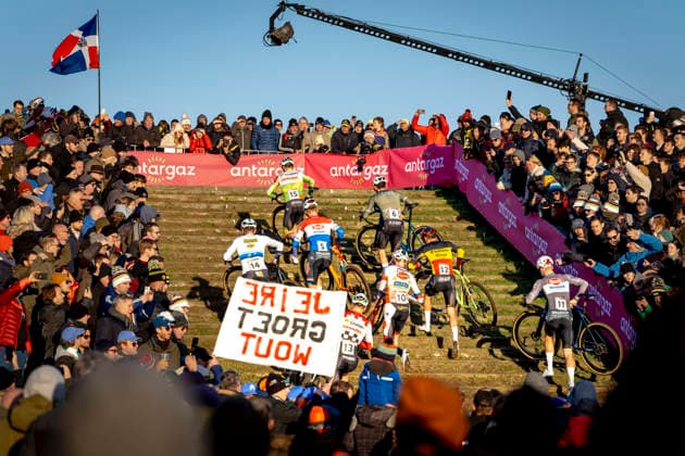 Toon Aerts DESCHACHT HENS CX TEAM, Tibor Del Grosso ALPECIN DECEUNINCK, Thibau Nys BALOISE GLOWI LIONS during the UCI Cyclo cross World Cup 2025 in DENDERMONDE, Belgium on 28 december 2025, photo by Marcel van Dorst EYE4images DeFodi Images