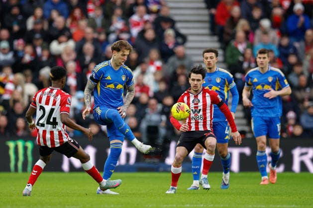 Sunderland v Leeds United, Premier League Joe Rodon of Leeds United makes a pass during the Premier League match between Sunderland and Leeds United at the Stadium Of Light, Sunderland, UK on 28 December 2025. Sunderland Stadium Of Light Tyne and Wear UK Editorial use only DataCo restrictions apply See www.football-dataco.com , Copyright: xCraigxCowanx PSI-23476-0059