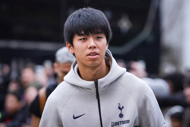 28th December 2025; Selhurst Park, Selhurst, London, England; Premier League Football, Crystal Palace versus Tottenham Hotspur; Kota Takai of Tottenham Hotspur arrives at Selhurst Park  IanxStephen