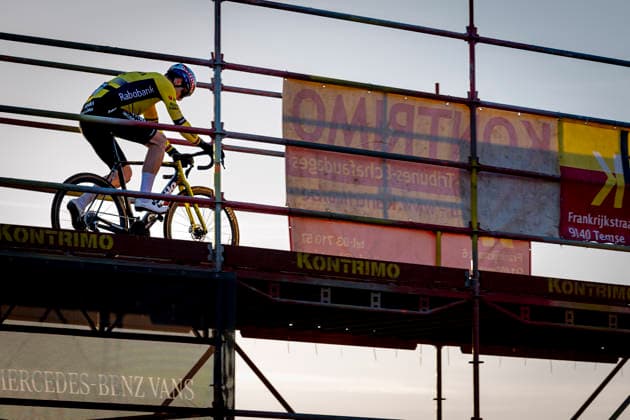 Wout van Aert TEAM VISMA LEASE A BIKE during the UCI Cyclo cross World Cup 2025 in DENDERMONDE, Belgium on 28 december 2025, photo by Marcel van Dorst EYE4images DeFodi Images