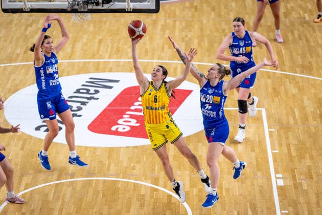 Basketball Berlin 28 12 2025 Season 2025 2026 DBBL 1 Bundesliga Alba Berlin BC Pharmaserv Marburg Tessa Stammberger Alba, No 06