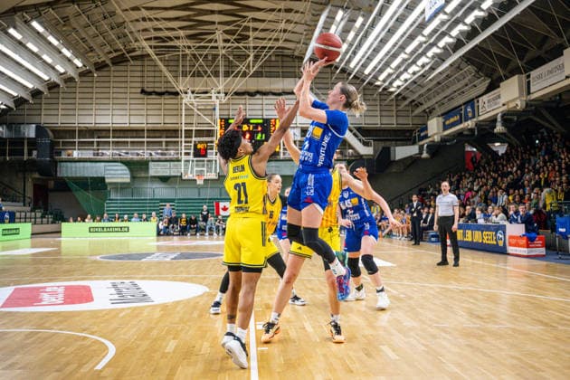 Basketball Berlin 28 12 2025 Season 2025 2026 DBBL 1 Bundesliga Alba Berlin BC Pharmaserv Marburg Caitlyn Jones Marburg, No 25