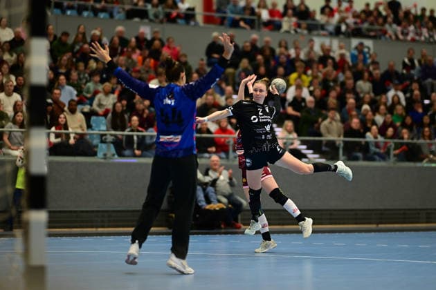 Handball I Women I Season 2025 2026 I 2 HBF I 11 Matchday I HL Buchholz 08 Rosengarten HC Leipzig I 28 12 2025 Anja Rossignoli 44, HL Buchholz 08 Rosengarten Pauline Uhlmann 2, HC Leipzig Hamburg CU Arena, CU Arena Niedersachsen Germany Copyright: xLobeca FelixxSchlikisx