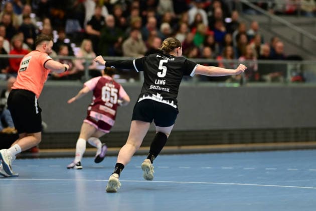 Handball I Women I Season 2025 2026 I 2 HBF I 11 Matchday I HL Buchholz 08 Rosengarten HC Leipzig I 28 12 2025 Cheers, excitement, enthusiasm, euphoria, joy, happiness, cheerfulness at Kim Angelina Lang 5, HC Leipzig Hamburg CU Arena, CU Arena Niedersachsen Germany Copyright: xLobeca FelixxSchlikisx