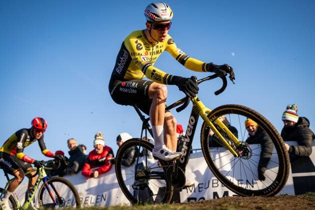 Belgian Wout van Aert pictured in action during the men s elite race at the World Cup cyclocross cycling event in Dendermonde, Belgium, stage 8 (out of 12) of the UCI World Cup cyclocross competition, Sunday 28 December 2025. DAVIDxPINTENS  x151956376x