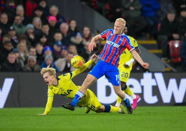 Crystal Palace v Tottenham Hotspur Premier League Will Hughes of Crystal Palace and Lucas Bergvall of Tottenham Hotspur battle for the ball during the Premier League match at Selhurst Park, London 28 12 2025 UK Newspapers OUT Copyright: xMalcolmxFellx FIL-22705-0018