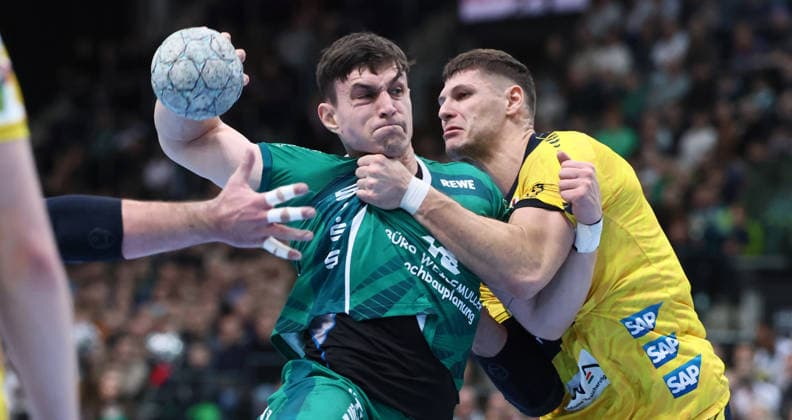Leipzig, 27 12 2025, Arena Leipzig, Handball, Bundesliga, 19 Matchday , SC DHfK Leipzig vs Rhein Neckar Löwen Mannheim , Pictured from left Matej Klima 13, Leipzig , Sebastian Heymann 13, RNL , For editorial use only Only editorial use , DHB HBL regulations prohibit any use of photographs as image sequences and or quasi video ,