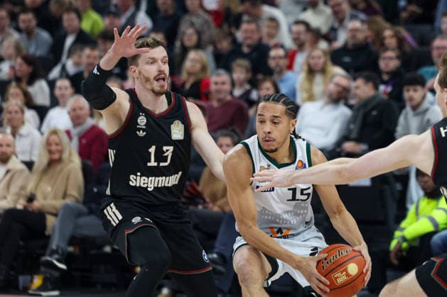 Jordan Roland Vet Concept Gladiators Trier, 15 with Andreas Obst FC Bayern Basketball, 13 , GER, FC Bayern Basketball vs Vet Concept Gladiators Trier, Basketball, easycredit Basketball Bundesliga, 11 Matchday, Season 2025 2026, 28 12 2025, GER, FC Bayern Basketball vs Vet Concept Gladiators Trier, Basketball, easycredit Basketball Bundesliga, 11 Matchday, Season 2025 2026, 28 12 2025 Munich Copyright: xEibner-Pressefoto JennixMaulx EP_JML