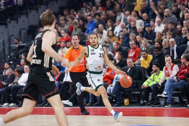 Jordan Roland Vet Concept Gladiators Trier, 15 with Justuz Hollatz FC Bayern Basketball, 21 , GER, FC Bayern Basketball vs Vet Concept Gladiators Trier, Basketball, easycredit Basketball Bundesliga, 11 Matchday, Season 2025 2026, 28 12 2025, GER, FC Bayern Basketball vs Vet Concept Gladiators Trier, Basketball, easycredit Basketball Bundesliga, 11 Matchday, Season 2025 2026, 28 12 2025 Munich Copyright: xEibner-Pressefoto JennixMaulx EP_JML