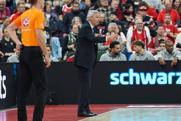 Svetislav Pesic FC Bayern Basketball, Head Coach , GER, FC Bayern Basketball vs Vet Concept Gladiators Trier, Basketball, easycredit Basketball Bundesliga, Matchday 11, Season 2025 2026, 28 12 2025, GER, FC Bayern Basketball vs Vet Concept Gladiators Trier, Basketball, easycredit Basketball Bundesliga, Matchday 11, Season 2025 2026, 28 12 2025 Munich Copyright: xEibner-Pressefoto JennixMaulx EP_JML