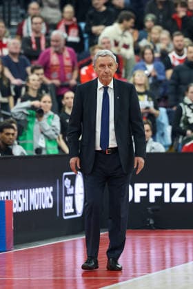 Svetislav Pesic FC Bayern Basketball, Head Coach , GER, FC Bayern Basketball vs Vet Concept Gladiators Trier, Basketball, easycredit Basketball Bundesliga, Matchday 11, Season 2025 2026, 28 12 2025, GER, FC Bayern Basketball vs Vet Concept Gladiators Trier, Basketball, easycredit Basketball Bundesliga, Matchday 11, Season 2025 2026, 28 12 2025 Munich Copyright: xEibner-Pressefoto JennixMaulx EP_JML