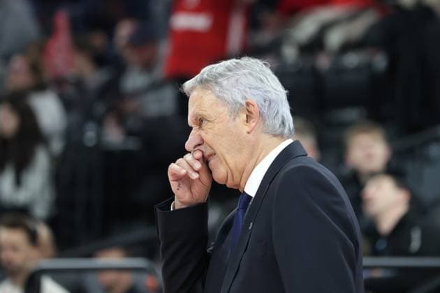 Disgruntled FCBB coach Svetislav PESIC Basketball Bayern Trier Bundesliga, FC Bayern Basketball VET CONCEPT Gladiators Trier, 11 Matchday, Season 2025 2026, 28 12 2025, in Munich, S A P G A R D E N, Germany Source Copyright Credit Oryk HAIST xBASKETBALL-BAYERN-MBCx