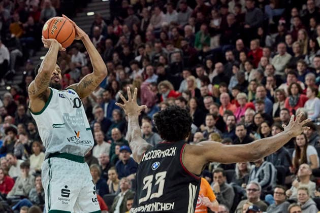 German Basketball Bundesliga BBL , FC Bayern Munich Basketball vs VET CONCEPT GLADIATORS TRIER, Munich FC Bayern Basketball, TRIER VET CONCEPT GLADIATORS, 2025 12 28 in Munich SAP Garden KING Urald VET CONCEPT GLADIATORS TRIER Power Forward PF Nr 20 TRI20 , MCCORMACK David FC Bayern Basketball C Nr33 FCBB33 sportworld Munich SAP Garden Bayern Germany