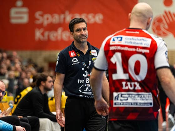 Mark Schmetz HSG Krefeld Niederrhein, Coach is frustrated HSG Krefeld Niederrhein vs HSG Nordhorn Lingen, Handball, 2 Bundesliga, Matchday 17, Season 2025 2026, 28 12 2025 HSG Krefeld Niederrhein vs HSG Nordhorn Lingen, Handball, 2 Bundesliga, Matchday 17, Season 2025 2026, 28 12 2025 Krefeld Copyright: xEibner-Pressefoto DamianxKruczynx EP_DKI