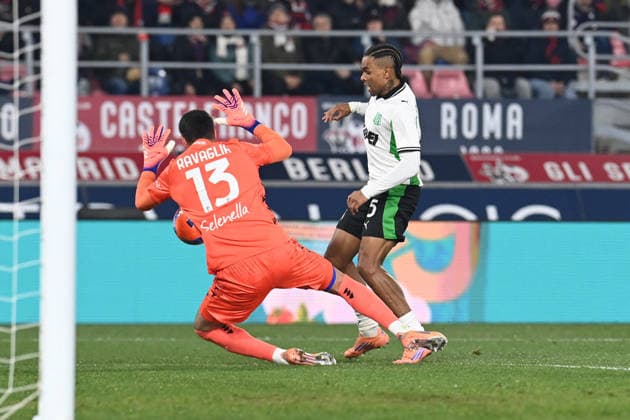 CALCIO - Serie A - Bologna FC vs US Sassuolo Lauriente Armand (sassuolo) good chance during Bologna FC vs US Sassuolo, Italian soccer Serie A match in Bologna, Italy, December 28 2025 Bologna Italy  Copyright: xIPAxSport ABACAx