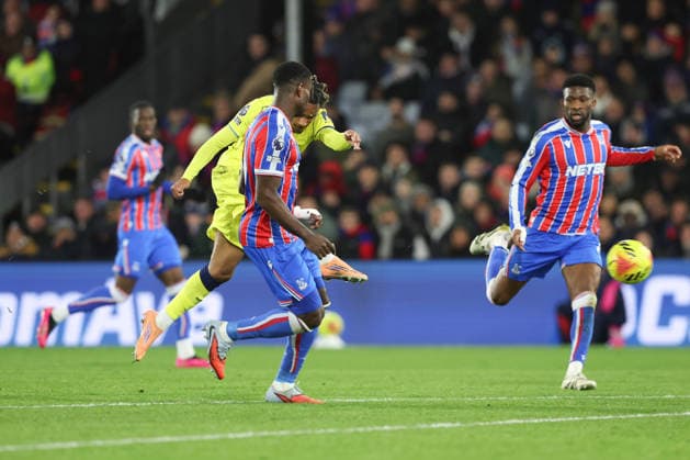 28th December 2025; Selhurst Park, Selhurst, London, England; Premier League Football, Crystal Palace versus Tottenham Hotspur; Wilson Odobert of Tottenham Hotspur shoots at goal  IanxStephen