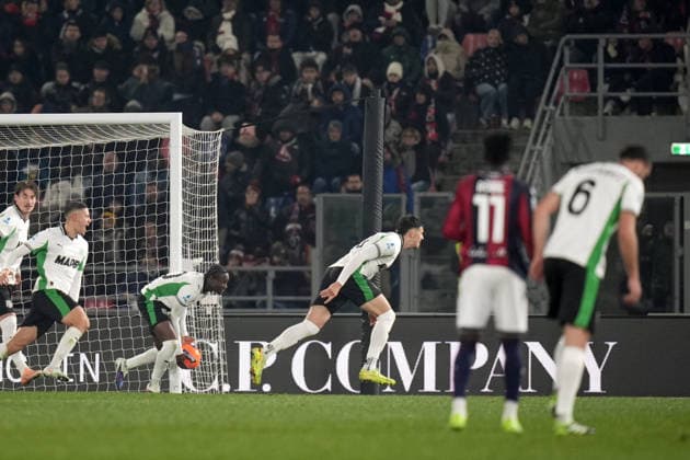 SassuoloÕs Tarik Muharemovic celebrates after scoring the 1-1 goal for his team during the Serie A soccer match between Bologna and Sassuolo at the Renato DallÕAra Stadium in Bologna, north Italy - Sunday, December 28, 2025 -  Copyright: xMassimoxPaolone LaPressex