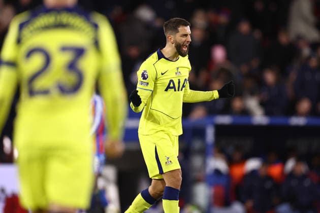 Crystal Palace gegen Tottenham Hotspur 28. Dezember 2025, London Premier League Fußball Crystal Palace gegen Tottenham Hotspur Rodrigo Bentancur von Tottenham Hotspur feiert den Sieg Foto Jacques Feeney Abseits London UK  Copyright: xJacquesxFeeneyx xOffsidexOffside