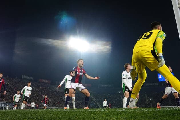 Bologna s Ciro Immobile reacts after missing a scoring chance during the Serie A soccer match between Bologna and Sassuolo at the Renato DallÕAra Stadium in Bologna, north Italy - Sunday, December 28, 2025 -  Copyright: xMassimoxPaolone LaPressex