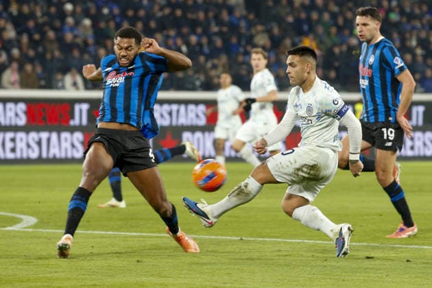 Lautaro Martinez of Inter FC kick the ball during Atalanta BC vs Internazionale FC, 17Â° Serie A Enilive 2025-26 game at New Balance arena in Bergamo (BG), Italy, on Dicember 28, 2025.  Copyright: xDavidexCasentini IPAxSportx xipa-agency.netx xx IPA_69525954 IPA_Agency_IPA69525954