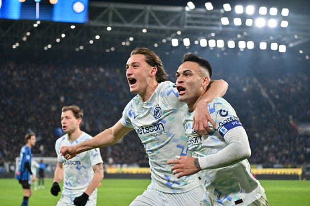 foto IPP felice de martino Bergamo 28 12 2025 campionato di calcio serie A 2025 2026 Atalanta vs Inter nella foto : esultanza gol di lautaro martinez con Francesco Pio Esposito italy ITALY  Copyright: xR4924_italyphotopressx