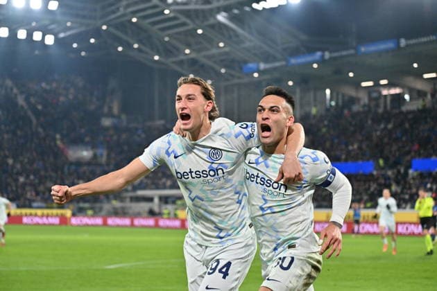 foto IPP felice de martino Bergamo 28 12 2025 campionato di calcio serie A 2025 2026 Atalanta vs Inter nella foto : esultanza gol di lautaro martinez con Francesco Pio Esposito italy ITALY  Copyright: xR4924_italyphotopressx