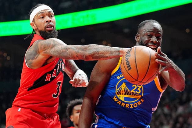 December 28, 2025, Toronto, On, CANADA: Toronto Raptors forward Brandon Ingram (3) strips the ball from Golden State Warriors forward Draymond Green (23) during first half NBA, Basketball Herren, USA basketball action in Toronto, Sunday, Dec. 28, 2025. Canada News - December 28, 2025 - ZUMAc35_ 20251228_zaf_c35_005 Copyright: xFrankxGunnx