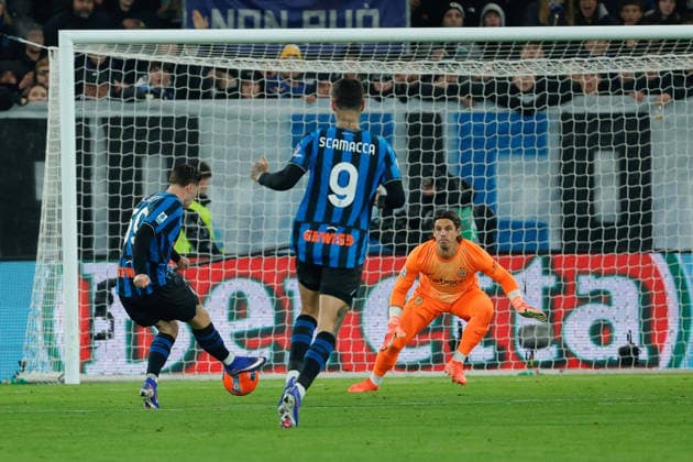 Foto IPP Emanuele Pennacchio Bergamo 28 12 2025 Campionato Calcio Serie A 2025-2026 Atalanta BC - FC Inter Nella foto Nicola Zalewski of Atalanta BC shoots at goal italyphotopress world copyright Bergamo italy Italia ITALY  Copyright: xR4924_italyphotopressx