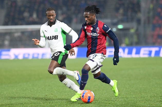 Rowe Jonathan (Bologna Fc) in action during Bologna FC vs US Sassuolo, Italian soccer Serie A match in Bologna, Italy, December 28 2025  Copyright: xGianlucaxRicci IPAxSportx xipa-agency.netx xx IPA_69528291 IPA_Agency_IPA69528291