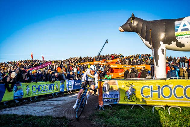 Cyclocross - UCI cyclo-cross World Cup Dendermonde CX European Champion Toon Aerts (BEL Deschacht-Hens CX Team) in action during the UCI CYCLO CROSS WORLD CUP round 8 in Dendermonde UCI CYCLO CROSS WORLD CUP Men Elite 2025 2026 (CDM) - Dendermonde Belgium Photo: Stijn Bastens CC Dendermonde Belgium  Copyright: xContentxCurationx StijnxBastensx xCCx