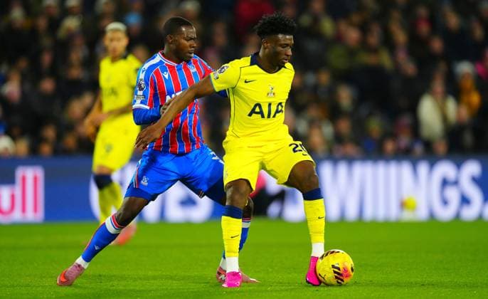 Mohammed Kudus of Tottenham Hotspur and Tyrick Mitchell of Crystal Palace Crystal Palace v Tottenham Hotspur, Premier League, Football, Selhurst Park, London, UK - 28 Dec 2025London Selhurst Park United Kingdom EDITORIAL USE ONLY No use with unauthorised audio, video, data, fixture lists, club league logos or live services. Online in-match use limited to 120 images, no video emulation. No use in betting, games or single club league player publications. Copyright: xJavierxGarcia Shutterstockx 16213167ea