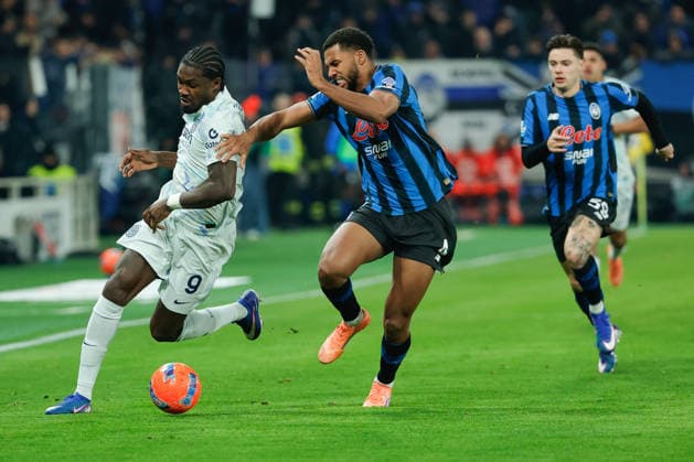 Italian Serie A soccer match Atalanta BC vs FC Inter Marcus Thuram of FC Inter, and Isak Hien of Atalanta BC during the Italian Serie A soccer match Atalanta BC vs FC Inter at New Balance Arena. Final score Atalanta BC 0:1 FC Inter Bergamo Italy Copyright: xEmanuelexPennacchiox xSOPAxImagesx _PR18389