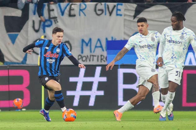 Atalanta BC v FC Internazionale - Serie A Nicola Zalewski of Atalanta BC plays the ball during the Atalanta BC vs Internazionale FC, 17th Serie A Enilive 2025-26 game at New Balance Arena in Bergamo, Italy, on December 28, 2025. Bergamo Italy  Copyright: xDavidexCasentinix originalFilename:casentini-atalanta251228_npIXc.jpg