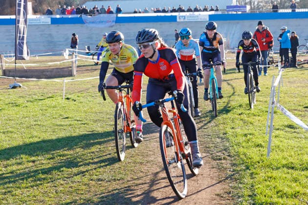 28 12 2025 Cycling Darmstadt Cyclo Cross Race at the Radrennbahn in preparation for the DM German Championships in Bensheim 10 11 1 202 here Masters Women left winner bib 201 Julia Nikolopoulos VC Frankfurt right bib 203 Zuni Denise Gros RSV Unterweissach Darmstadt Hessen Germany