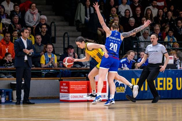 Basketball Berlin 28 12 2025 Season 2025 2026 DBBL 1 Bundesliga Alba Berlin BC Pharmaserv Marburg Tessa Stammberger Alba, No 06 Lea Debeljak Marburg, No 20