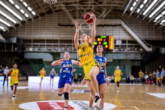 Basketball Berlin 28 12 2025 Season 2025 2026 DBBL 1 Bundesliga Alba Berlin BC Pharmaserv Marburg Jo Raflo Alba, No 09 Sara Guerreiro Marburg, No 13