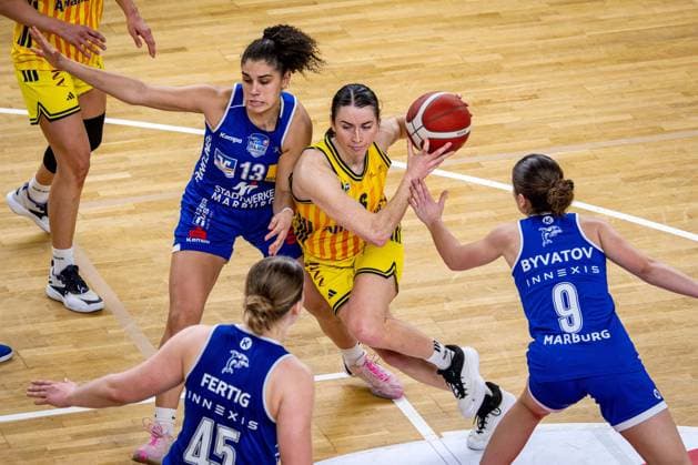 Basketball Berlin 28 12 2025 Season 2025 2026 DBBL 1 Bundesliga Alba Berlin BC Pharmaserv Marburg Tessa Stammberger Alba, No 06 Sara Guerreiro Marburg, No 13 Marianna Byvatov Marburg, No 09 llyson Fertig Marburg, No 45