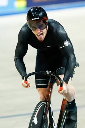 APELDOORN - Loris Leneman in action in the 250-meter standing start during the final day of the Dutch Track cycling, Rad, Radsport, Bahnrad, Bahn Championships at Omnisport Apeldoorn. ANP VINCENT JANNINK xVIxANPxSportx xxANPxIVx 545944288 originalFilename: 545944288.jpg