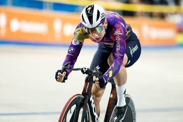 APELDOORN - Lorena Wiebes in action in the elimination race during the final day of the Dutch Track cycling, Rad, Radsport, Bahnrad, Bahn Championships at Omnisport Apeldoorn. ANP VINCENT JANNINK xVIxANPxSportx xxANPxIVx 545946589 originalFilename: 545946589.jpg