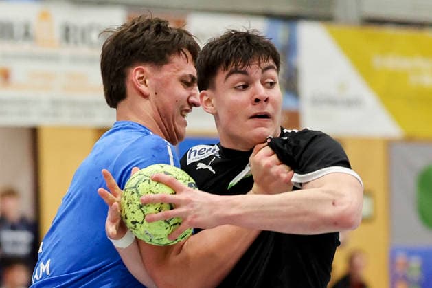 Tjas Erculj Slovenia and Tim Bennet Thielicke Germany battle for the ball, Merzig Cup semi-final, Germany vs Slovenia, Thiels Park Sporthalle on December 29, 2025 in Merzig, Germany Photo by Marco Steinbrenner DeFodi Images Tjas Erculj Slovenia and Tim Bennet Thielicke Germany battle for the ball, Merzig Cup semi-final, Germany vs Slovenia, Thiels Park Sporthalle, December 29, 2025 in Merzig, Germany Photo by Marco Steinbrenner DeFodi Images