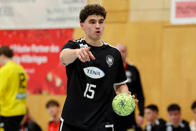 Leo Nowak Germany gestures, Merzig Cup semi-final, Germany vs Slovenia, Thiels Park Sporthalle on December 29, 2025 in Merzig, Germany Photo by Marco Steinbrenner DeFodi Images Leo Nowak Germany gestures, Merzig Cup semi-final, Germany vs Slovenia, Thiels Park Sporthalle, December 29, 2025 in Merzig, Germany Photo by Marco Steinbrenner DeFodi Images